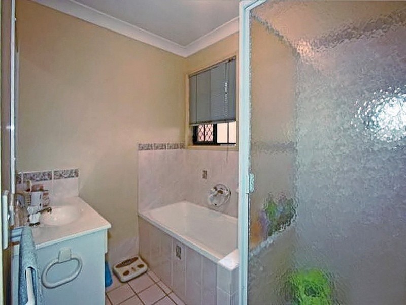2/81 Cootharaba Drive, Helensvale QLD 4212