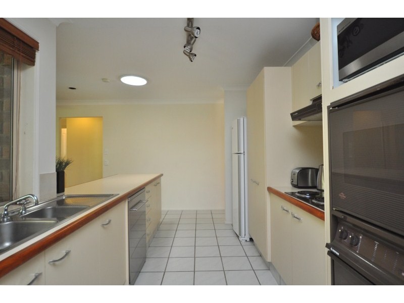 7 Renmark Court, Helensvale QLD 4212