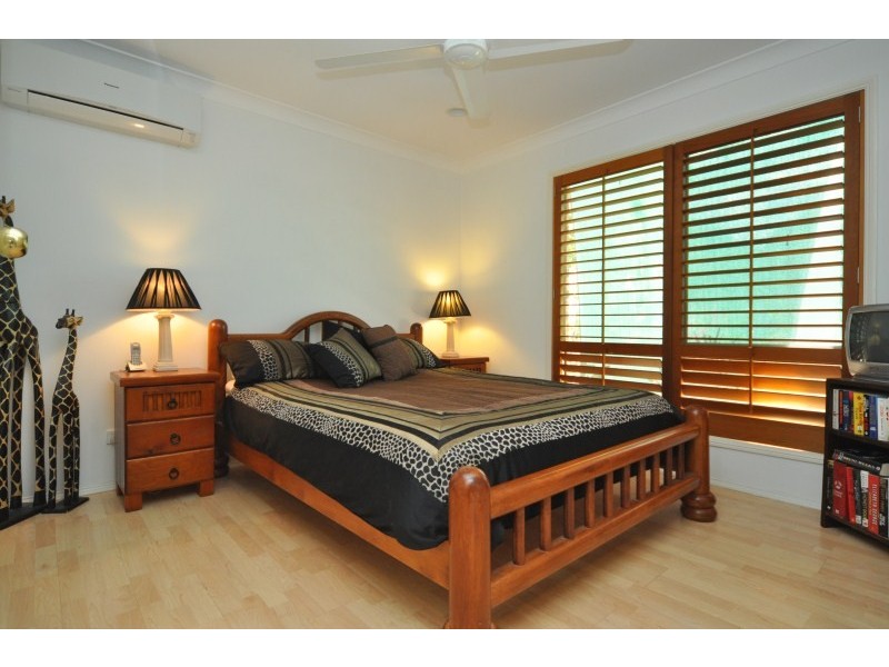 7 Renmark Court, Helensvale QLD 4212