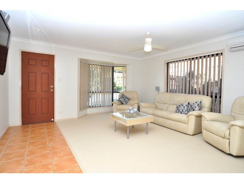 7 Kosrae Street, Pacific Pines QLD 4211