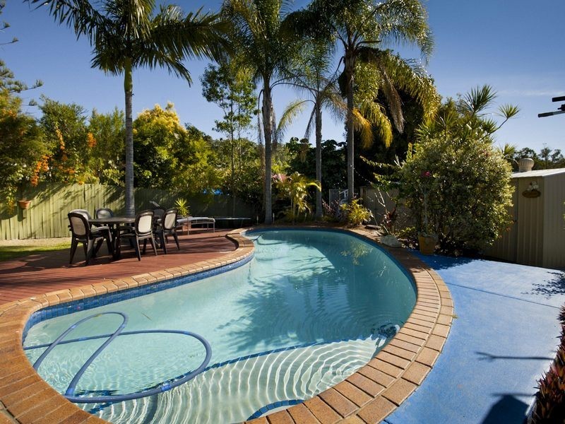 12 Renmark Court, Helensvale QLD 4212