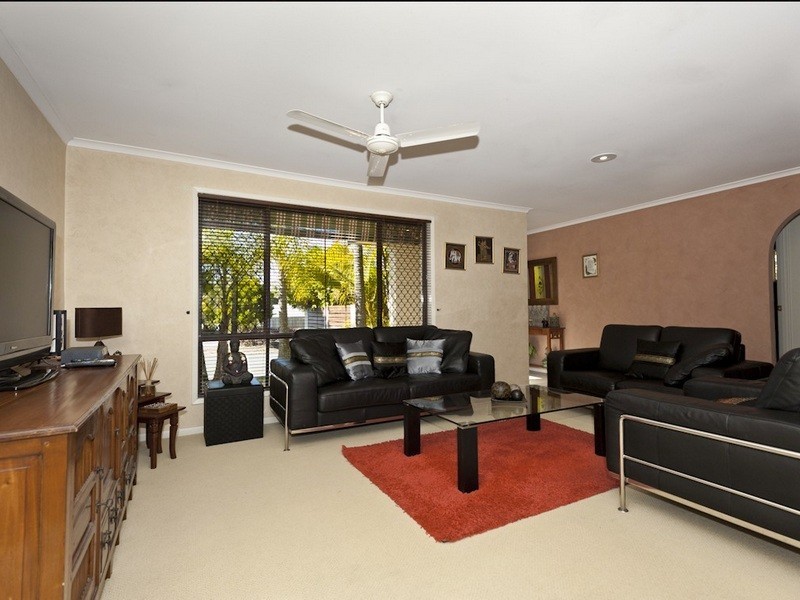 12 Renmark Court, Helensvale QLD 4212