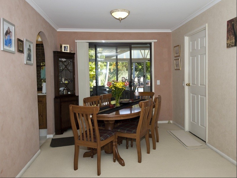 12 Renmark Court, Helensvale QLD 4212