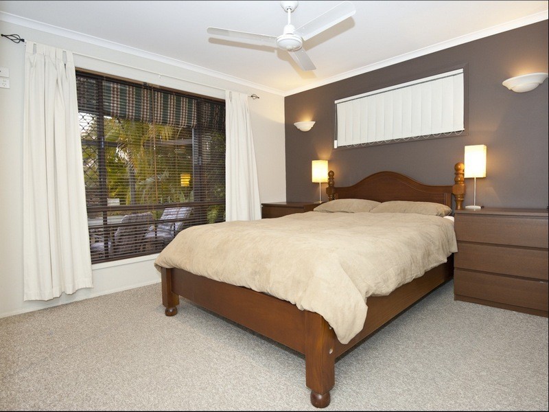 12 Renmark Court, Helensvale QLD 4212