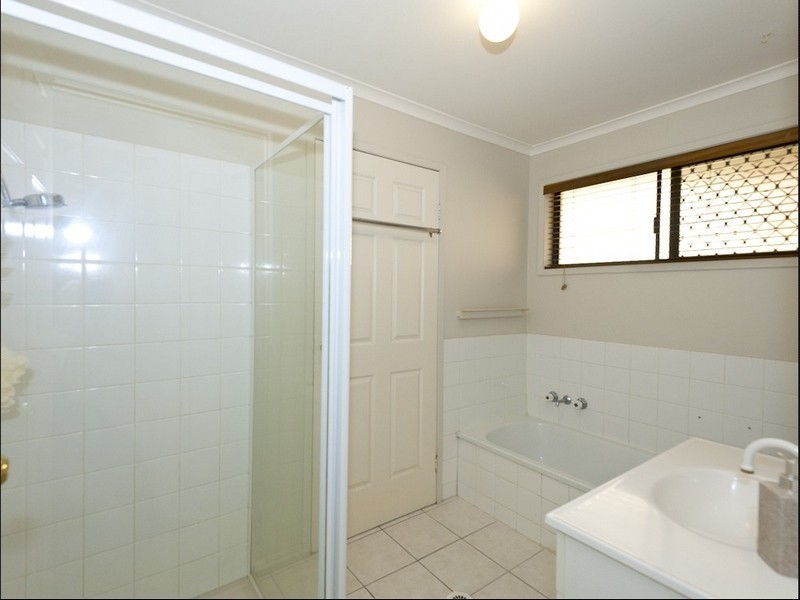 12 Renmark Court, Helensvale QLD 4212