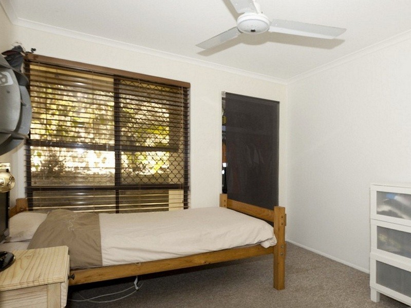 12 Renmark Court, Helensvale QLD 4212