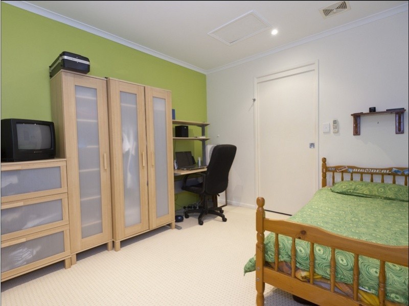 12 Renmark Court, Helensvale QLD 4212