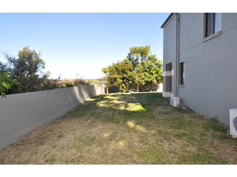 66 Marble Arch Place, Arundel QLD 4214