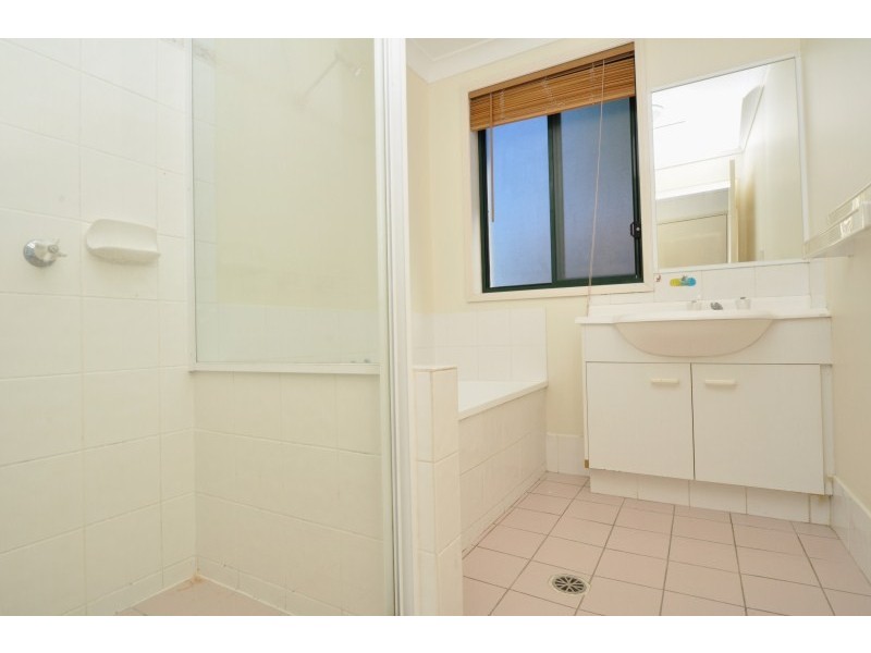 66 Marble Arch Place, Arundel QLD 4214