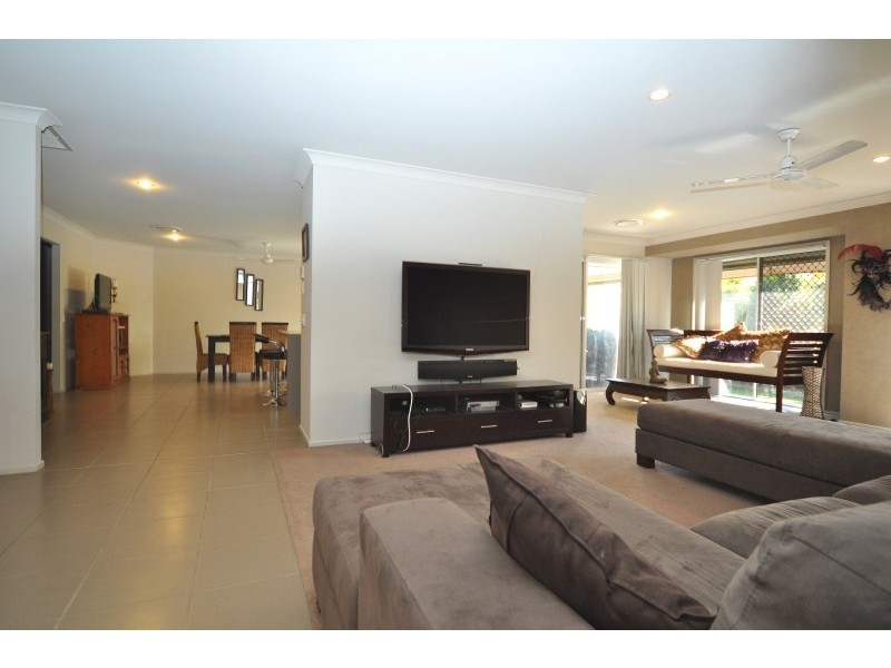 35 Cobb & Co Drive, Oxenford QLD 4210