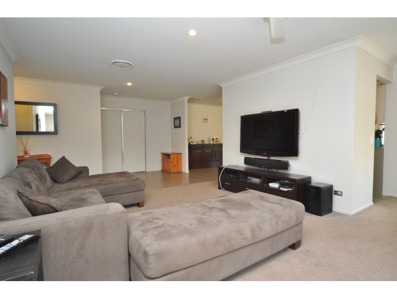 35 Cobb & Co Drive, Oxenford QLD 4210