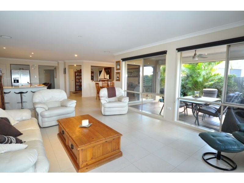 23 Maloney Crescent, Maudsland QLD 4210