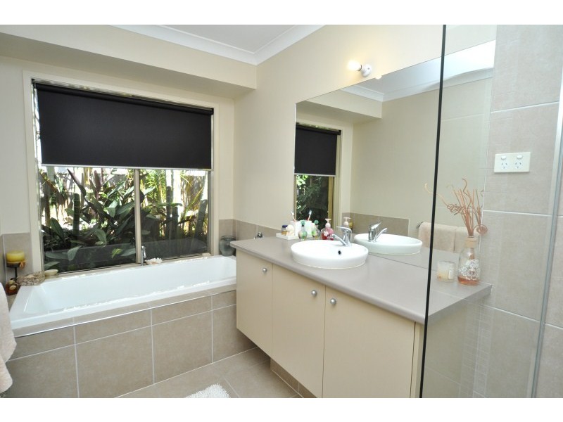 23 Maloney Crescent, Maudsland QLD 4210