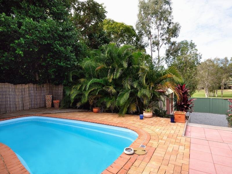 15 Rosedale Place, Helensvale QLD 4212