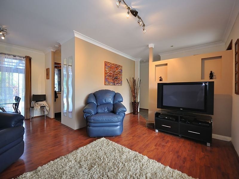 15 Rosedale Place, Helensvale QLD 4212