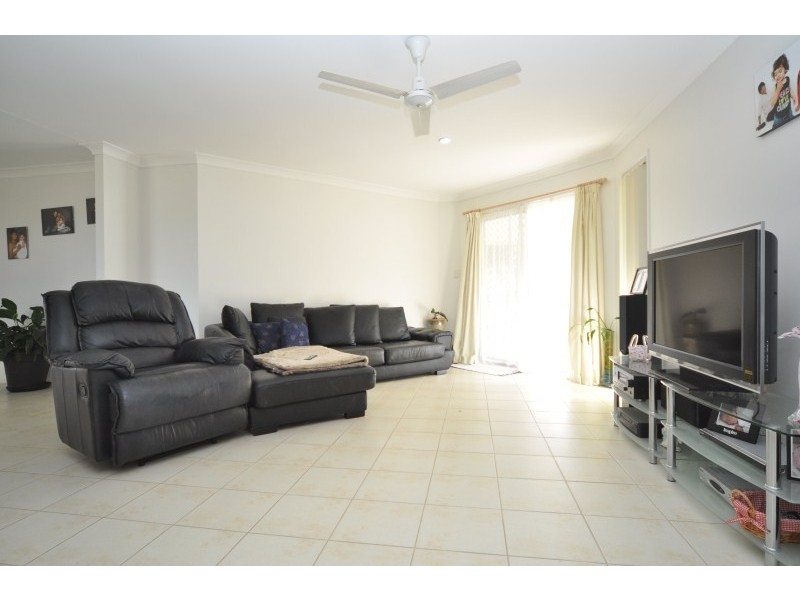 9 Harwood Place, Maudsland QLD 4210