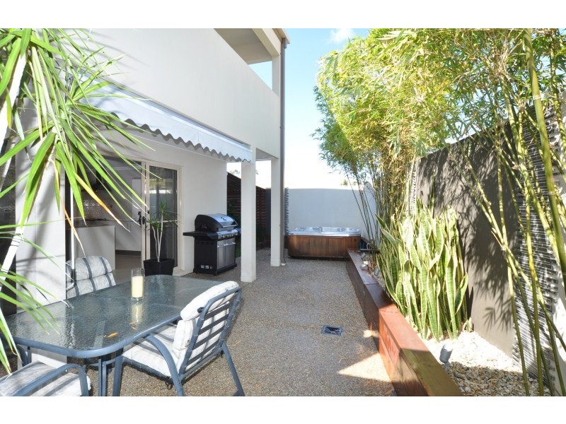 2/17 Goldcrest Drive, Upper Coomera QLD 4209