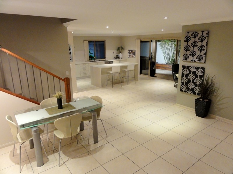 2/17 Goldcrest Drive, Upper Coomera QLD 4209