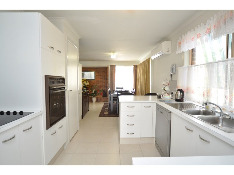 73 Universal Street, Oxenford QLD 4210