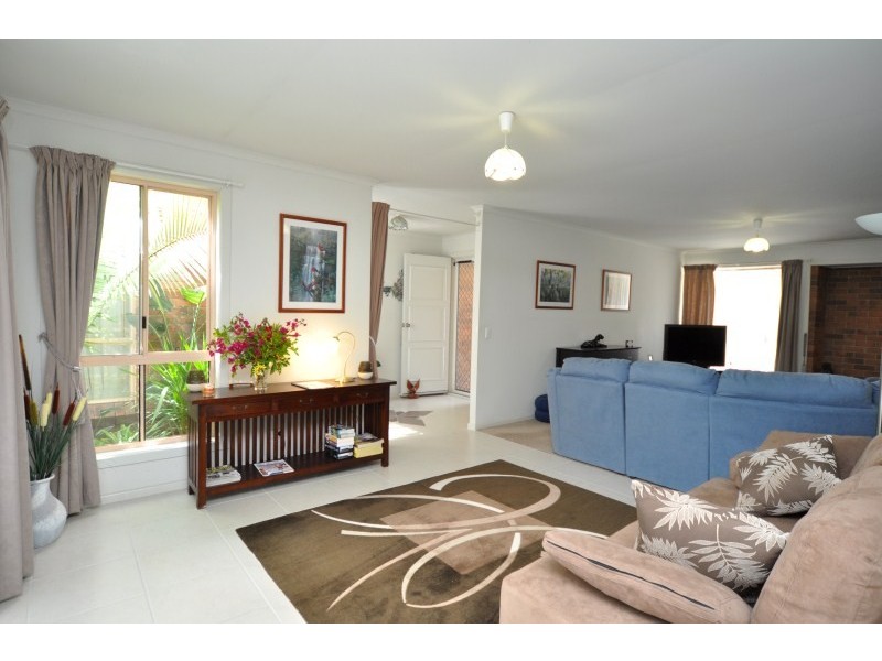73 Universal Street, Oxenford QLD 4210