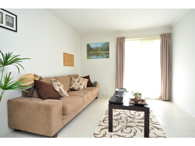 73 Universal Street, Oxenford QLD 4210