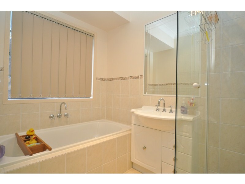 12 Stromlo Court, Pacific Pines QLD 4211