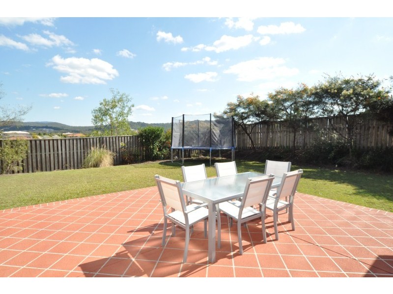 12 Stromlo Court, Pacific Pines QLD 4211