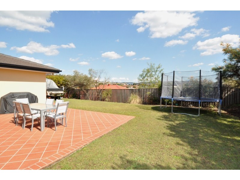 12 Stromlo Court, Pacific Pines QLD 4211