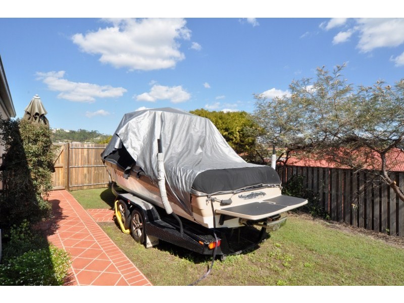 12 Stromlo Court, Pacific Pines QLD 4211