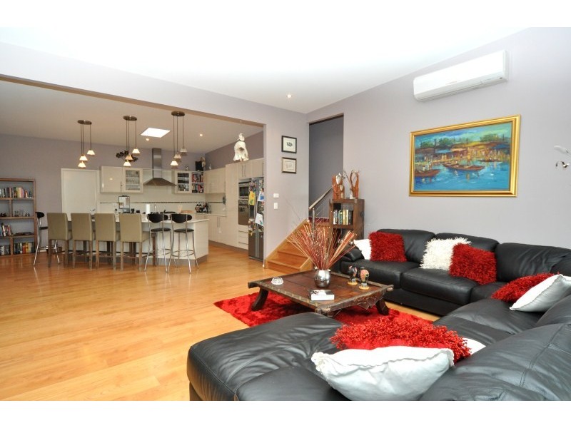 70 Diamantina Circuit, Pacific Pines QLD 4211
