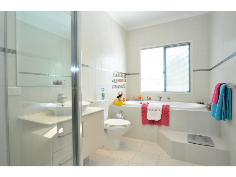 70 Diamantina Circuit, Pacific Pines QLD 4211