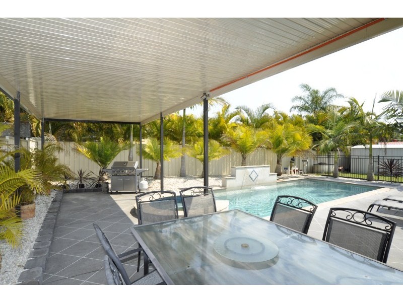 18 Tee Trees Boulevarde, Arundel QLD 4214