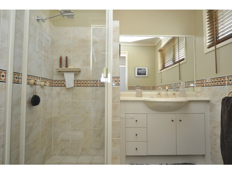 18 Tee Trees Boulevarde, Arundel QLD 4214