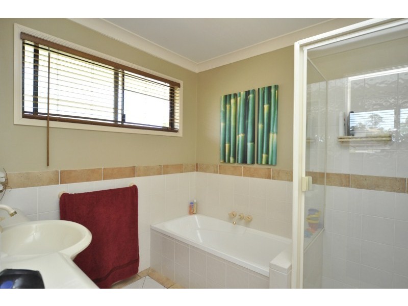 18 Tee Trees Boulevarde, Arundel QLD 4214
