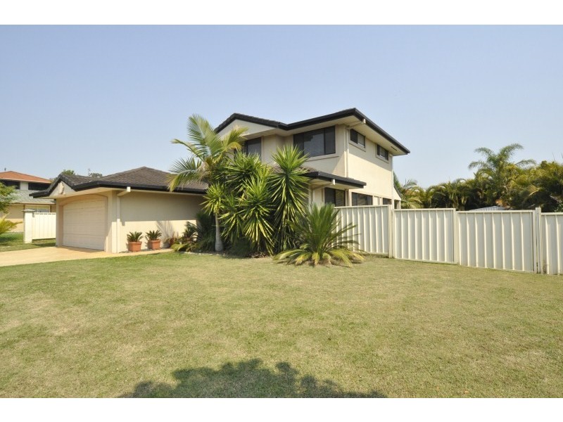 18 Tee Trees Boulevarde, Arundel QLD 4214
