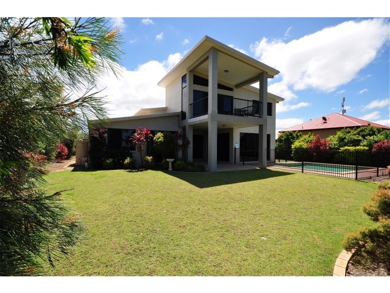 41 Hillary Circuit, Pacific Pines QLD 4211