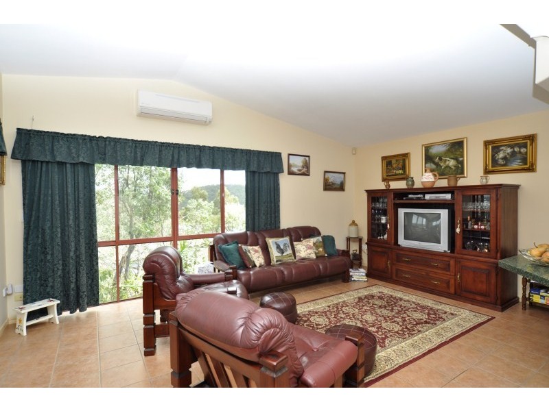 12 Crestridge Crescent, Oxenford QLD 4210