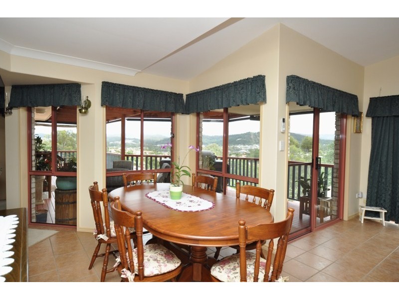 12 Crestridge Crescent, Oxenford QLD 4210