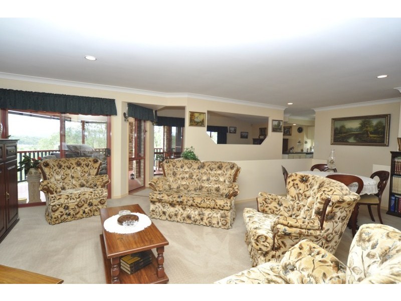 12 Crestridge Crescent, Oxenford QLD 4210