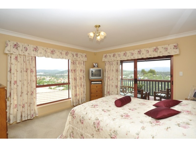 12 Crestridge Crescent, Oxenford QLD 4210