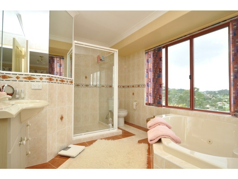 12 Crestridge Crescent, Oxenford QLD 4210