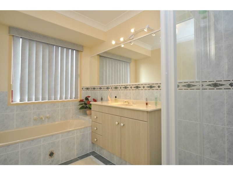 12 Crestridge Crescent, Oxenford QLD 4210