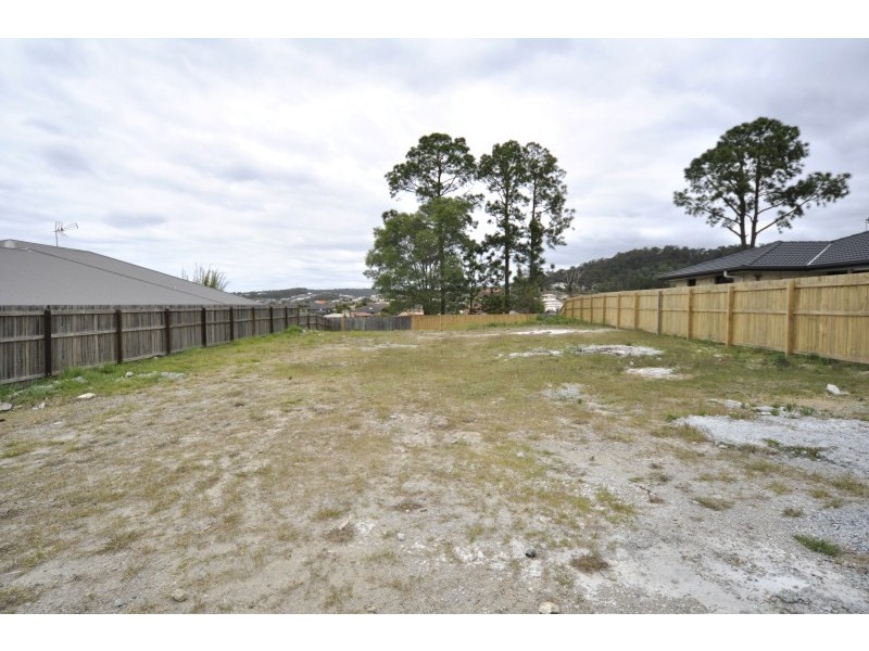 15 Flame Tree Crescent, Maudsland QLD 4210