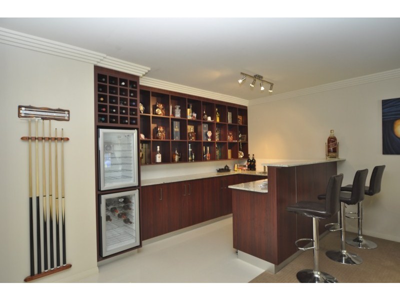 15 Lakeshore Drive, Monterey Keys QLD 4212