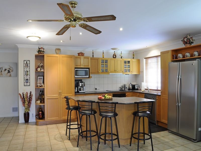 3 Mapia Rise, Pacific Pines QLD 4211