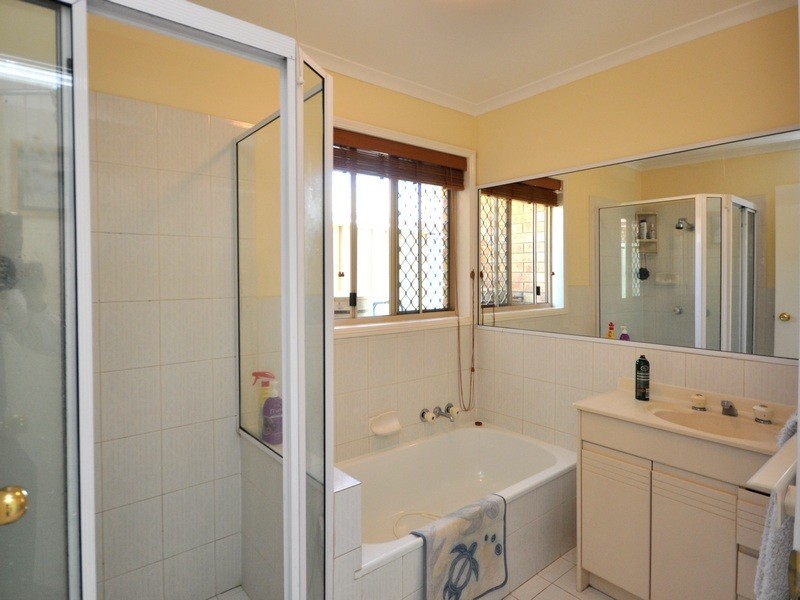 49 Mildura Drive, Helensvale QLD 4212