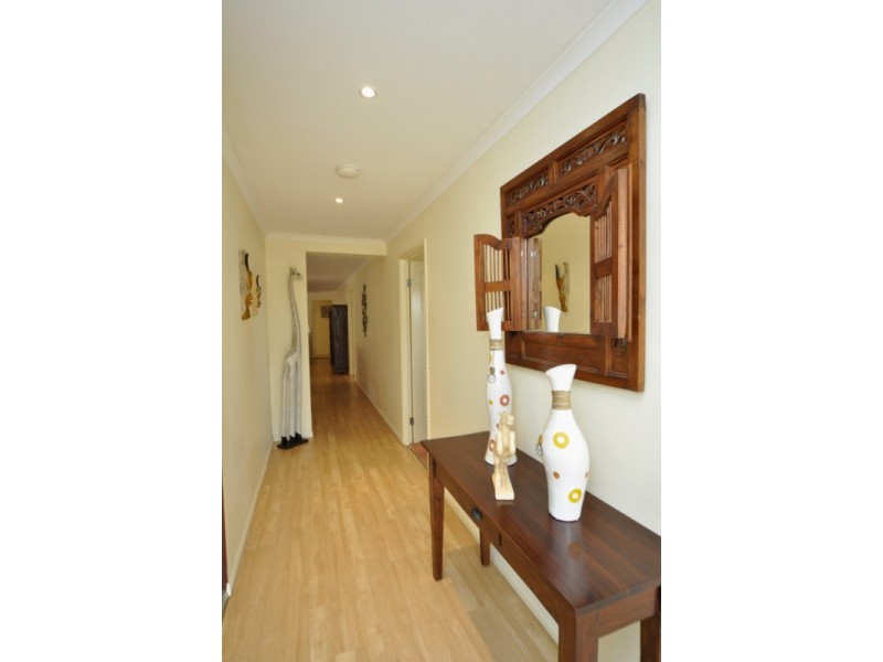 21 Rarotonga Rise, Pacific Pines QLD 4211