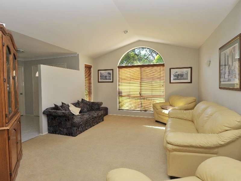 19 Edgeworth Place, Helensvale QLD 4212