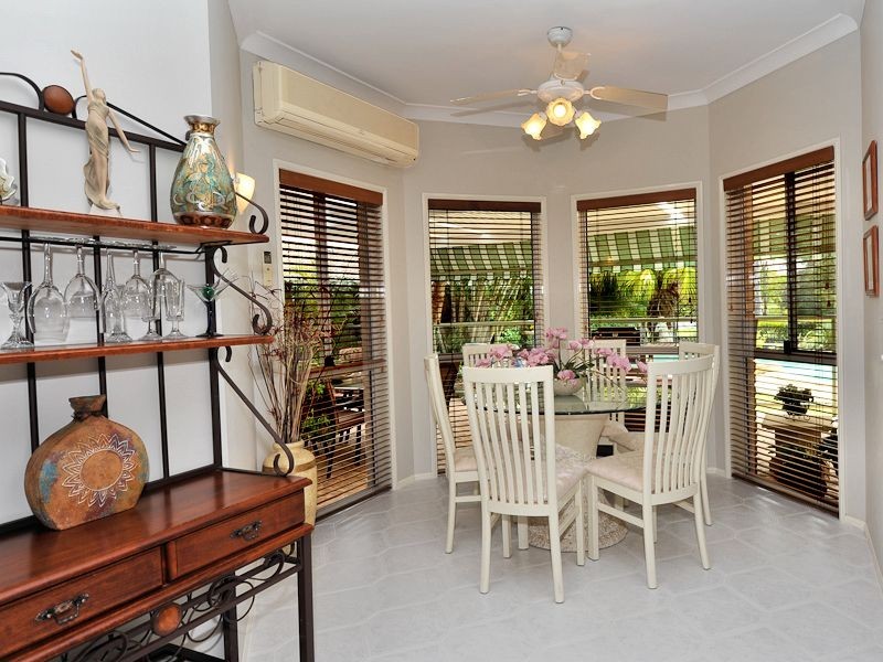 19 Edgeworth Place, Helensvale QLD 4212