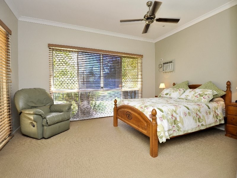 19 Edgeworth Place, Helensvale QLD 4212